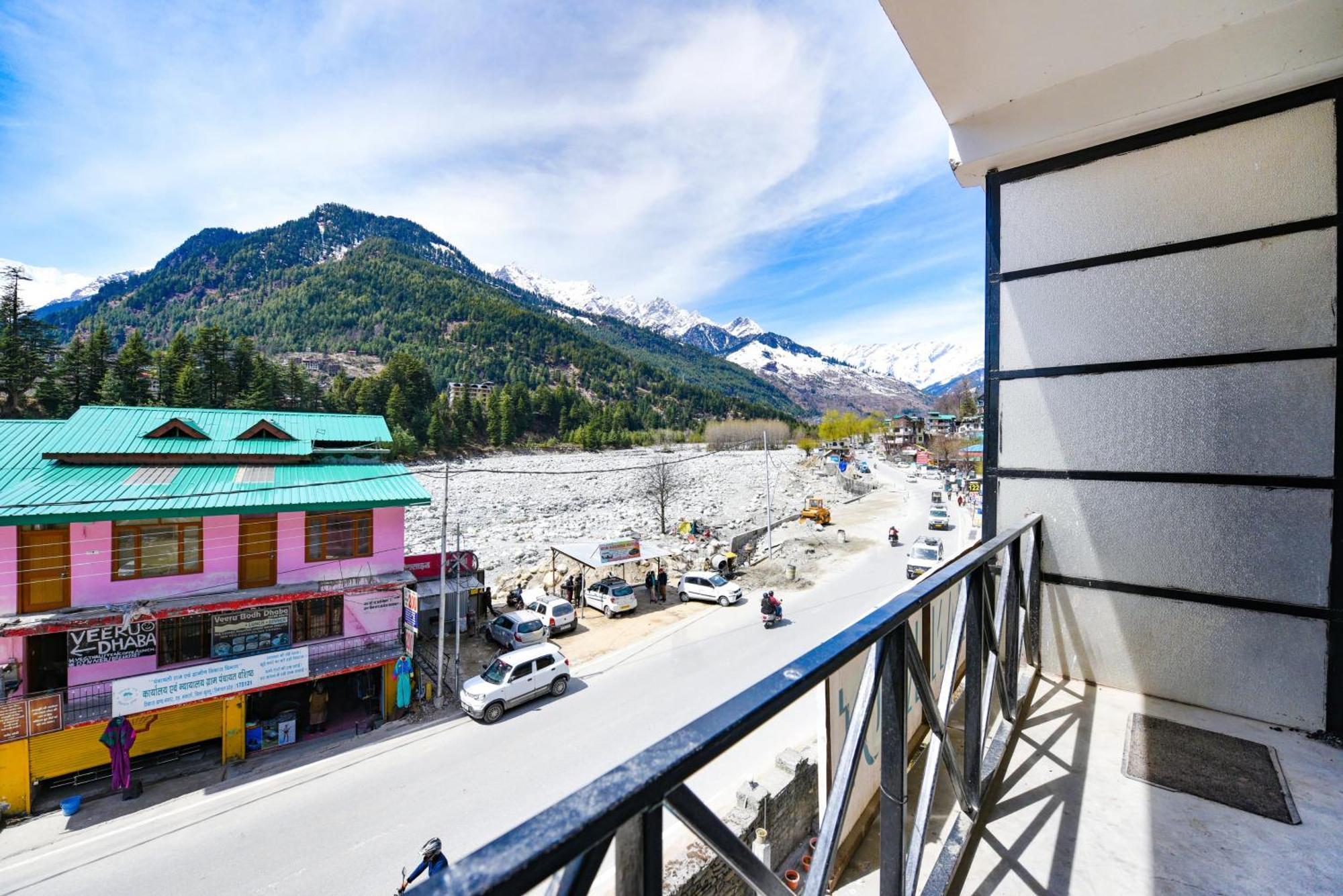 The Kanchanikoot - Luxury Comfort ! Travellers Delight ! Budget Friendly ! Prime Location ! Guest Favourite Hotel 4*
