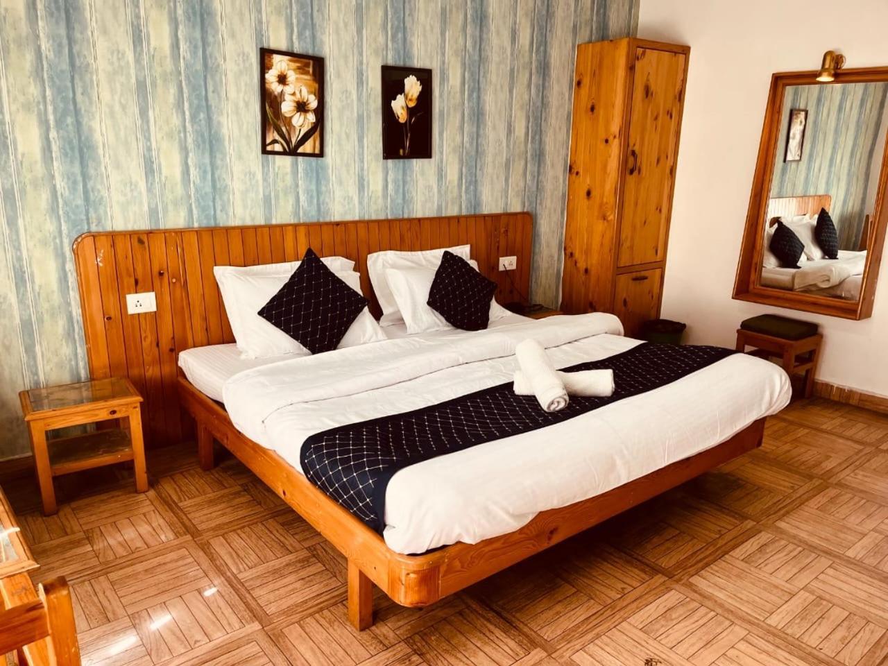 Hotel The Kanchanikoot - Luxury Comfort ! Travellers Delight ! Budget Friendly ! Prime Location ! Guest Favourite 4*
